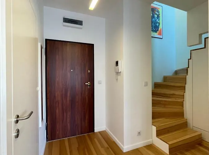 Elegant Apart-800m Main Square-parking And Lift