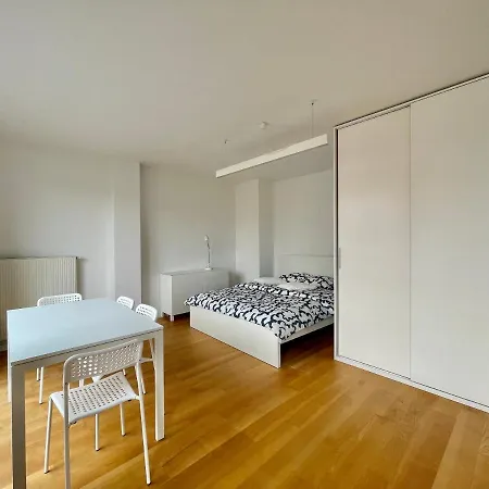 Elegant Apart-800m Main Square-parking And Lift Apartment *
