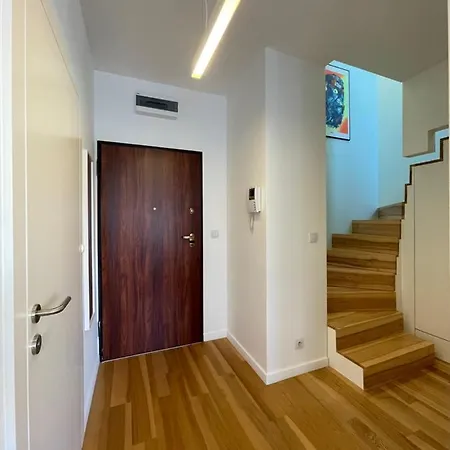 Elegant Apart-800m Main Square-parking And Lift